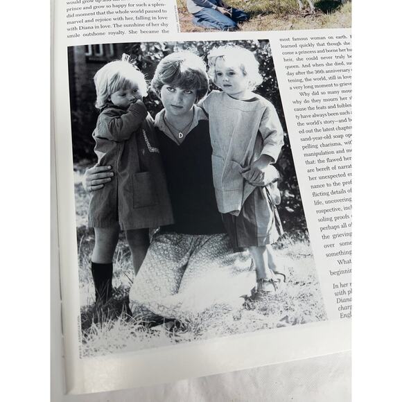 Princess Di (Diana) Time Magazine Commemorative Issue 1961-1997 W/ COA 048429 - Picture 8 of 13